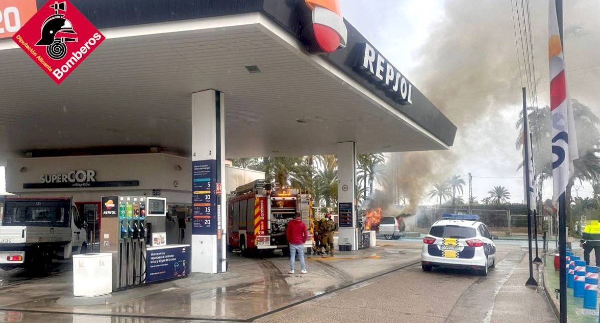 Elche Van Fire